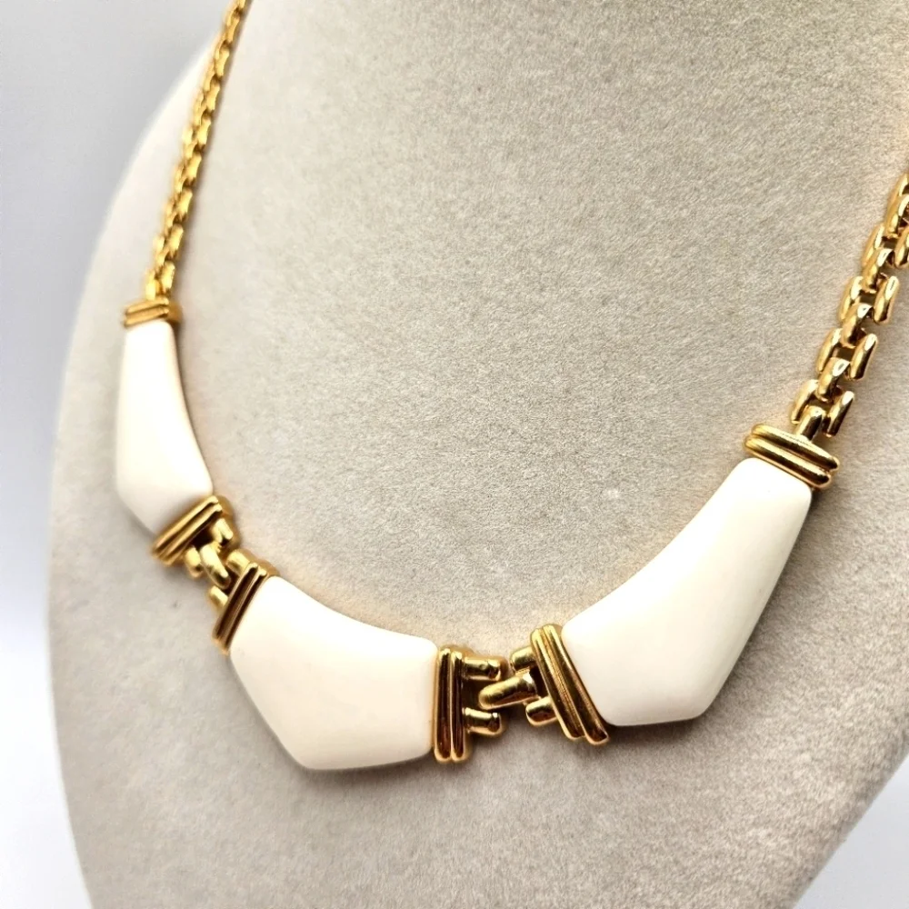 NEW VINTAGE Citation Cream Enamel Panel Statement Gold Tone Necklace